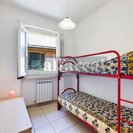 Centro, A 20 M Dal Corso Principale E 300 M Dalla Spiaggia! By Alfareal Daire *
